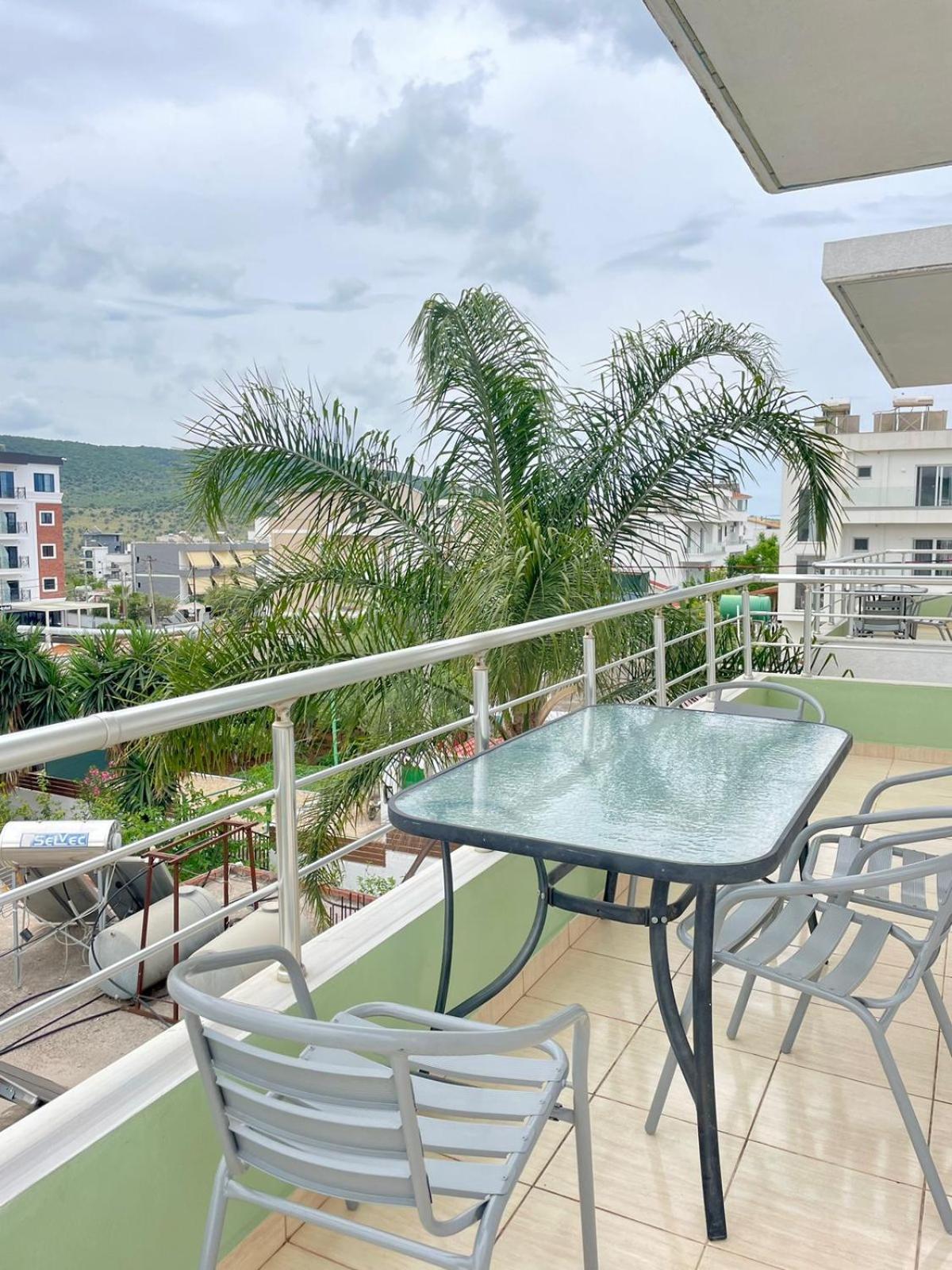 Oliver Inn Ksamil